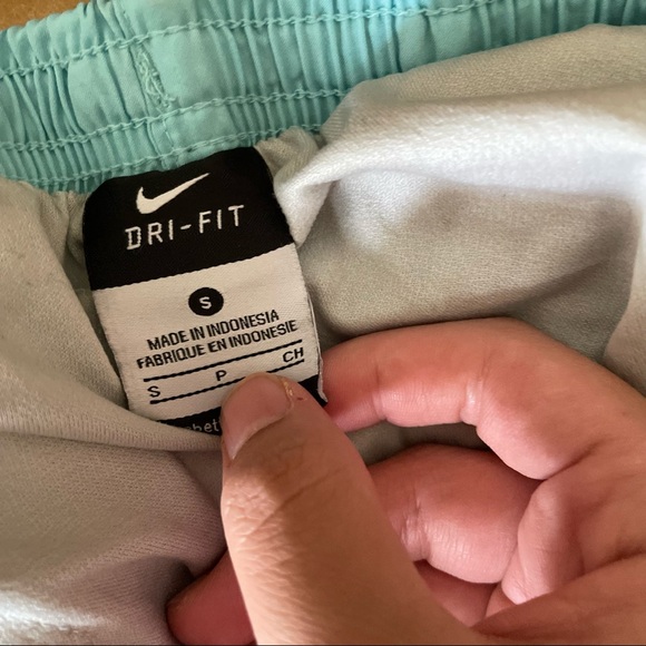 ‼️NIKE SHORTS - Picture 3 of 7